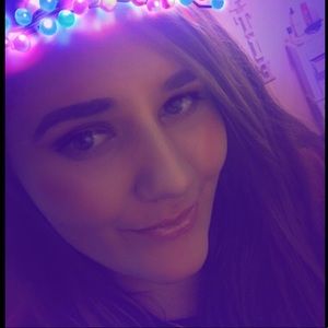 Meet your Posher, Kassie